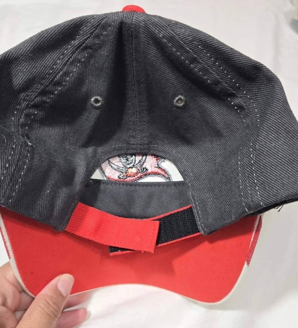Youth Tampa Bay Buccaneers 47 Brand Velcro Hat Gray Red